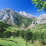 El Pedroso De Llanes Villahormes