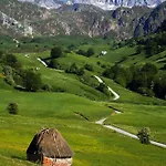 El Pedroso De Llanes *