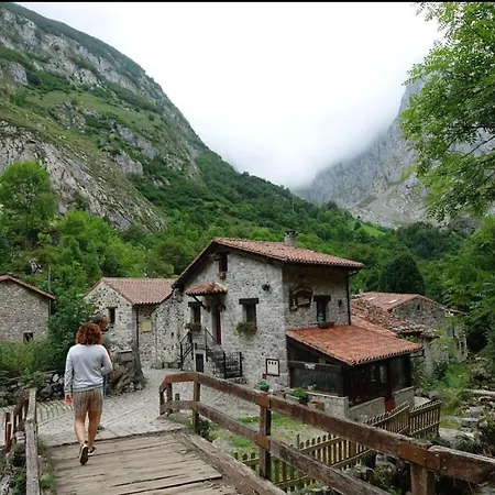 El Pedroso De Llanes Nyaraló