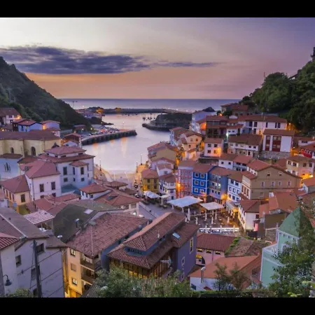 El Pedroso De Llanes Nyaraló