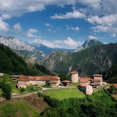 El Pedroso De Llanes Dom wakacyjny