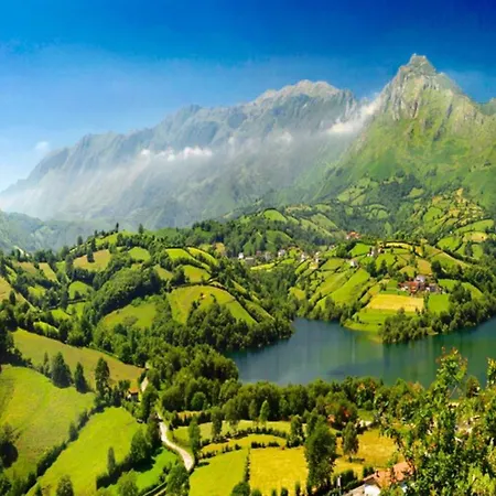 El Pedroso De Llanes * Villahormes